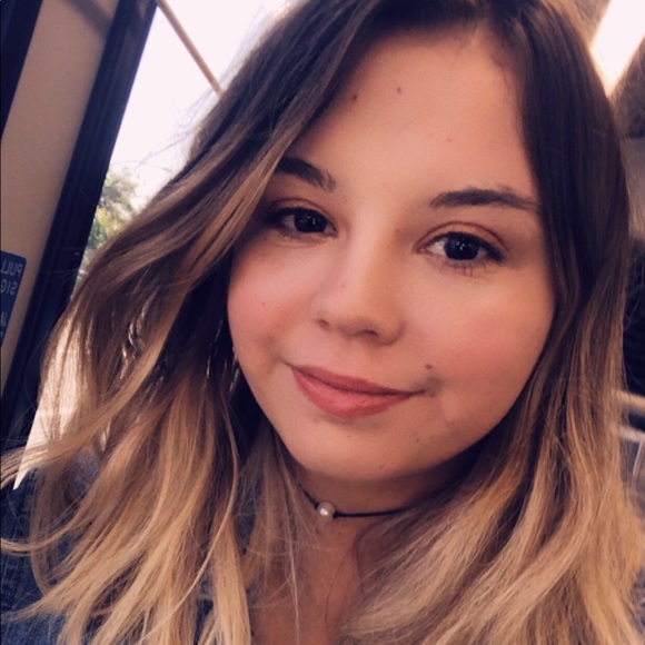 Meet your Posher, Isabel - Picture 2 of 2